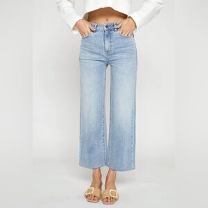 Oliver Logan Aberdeen Wide Leg in shade “Light Indigo Worn”  24petite